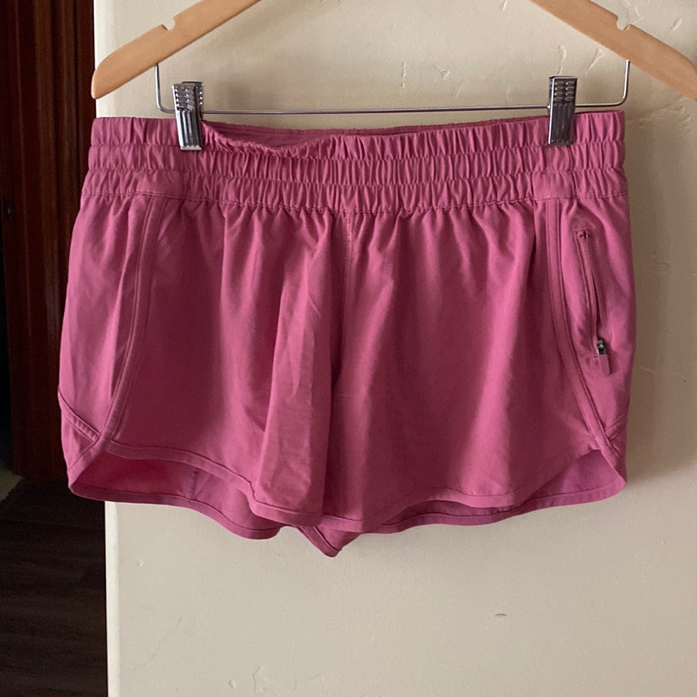 Lululemon hotty hot shorts size 12 4”